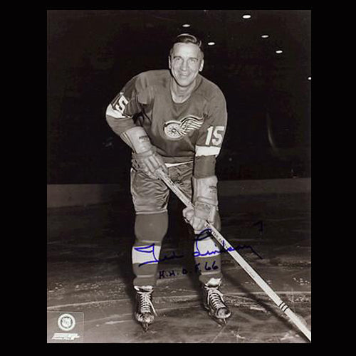 Ted Lindsay Detroit Red Wings Autographed Dark Sweater 8x10 Photo w/ HHOF 66' Notation